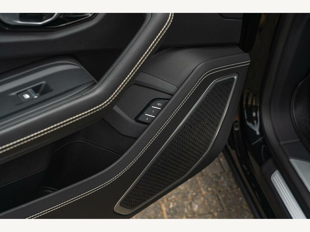 Lamborghini Urus Estate Grey #30