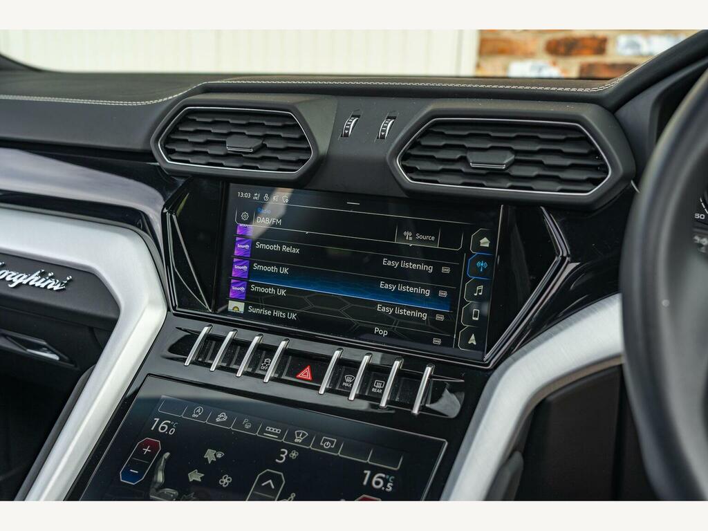 Lamborghini Urus Estate Grey #48