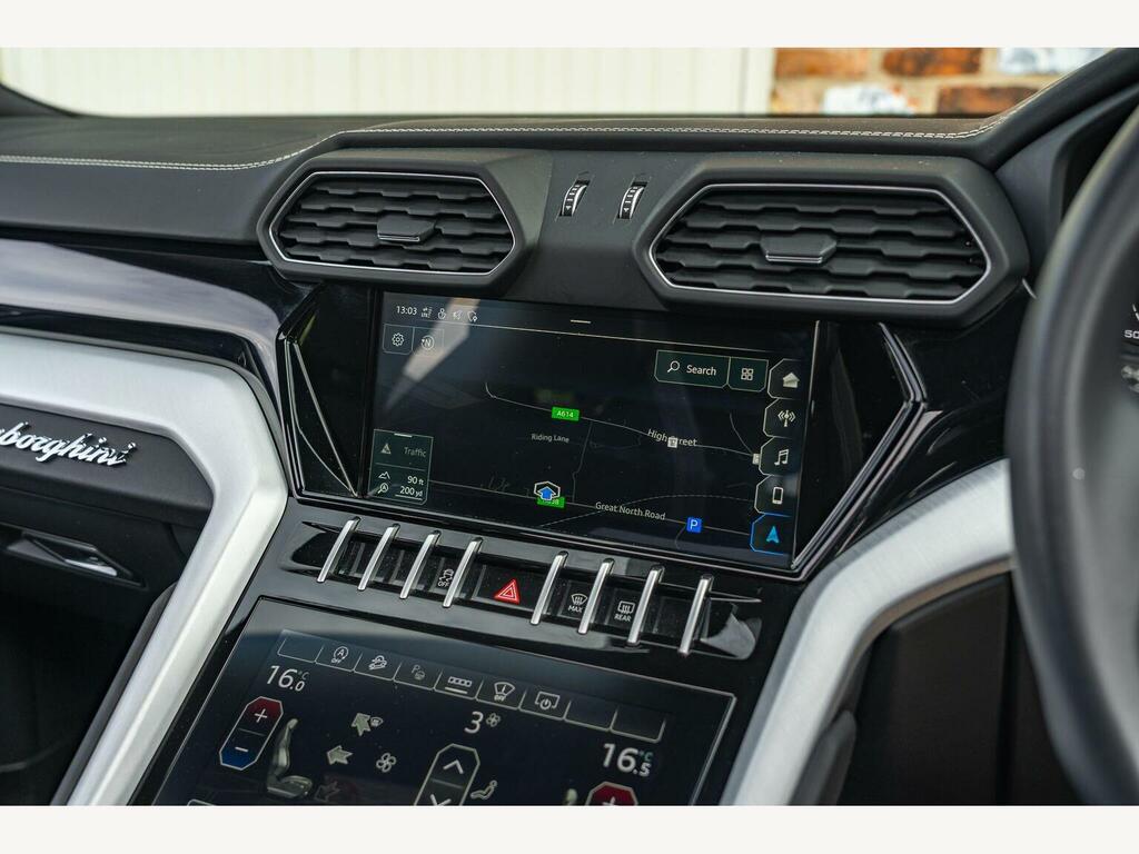 Lamborghini Urus Estate Grey #49
