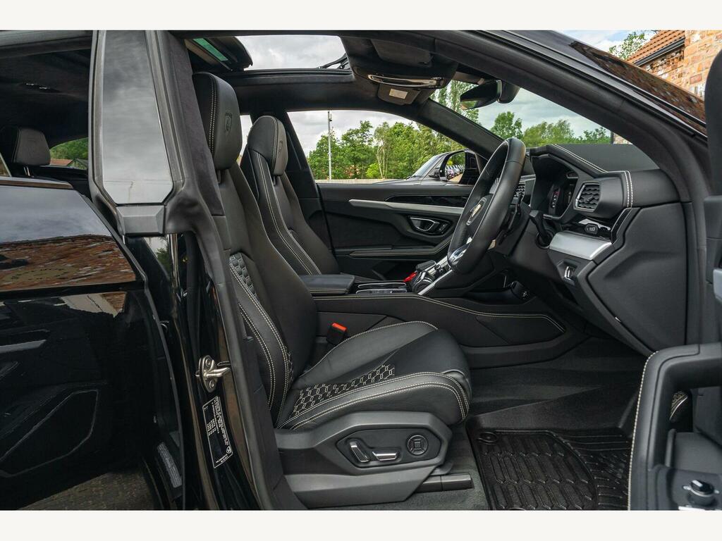 Lamborghini Urus Estate Grey #20