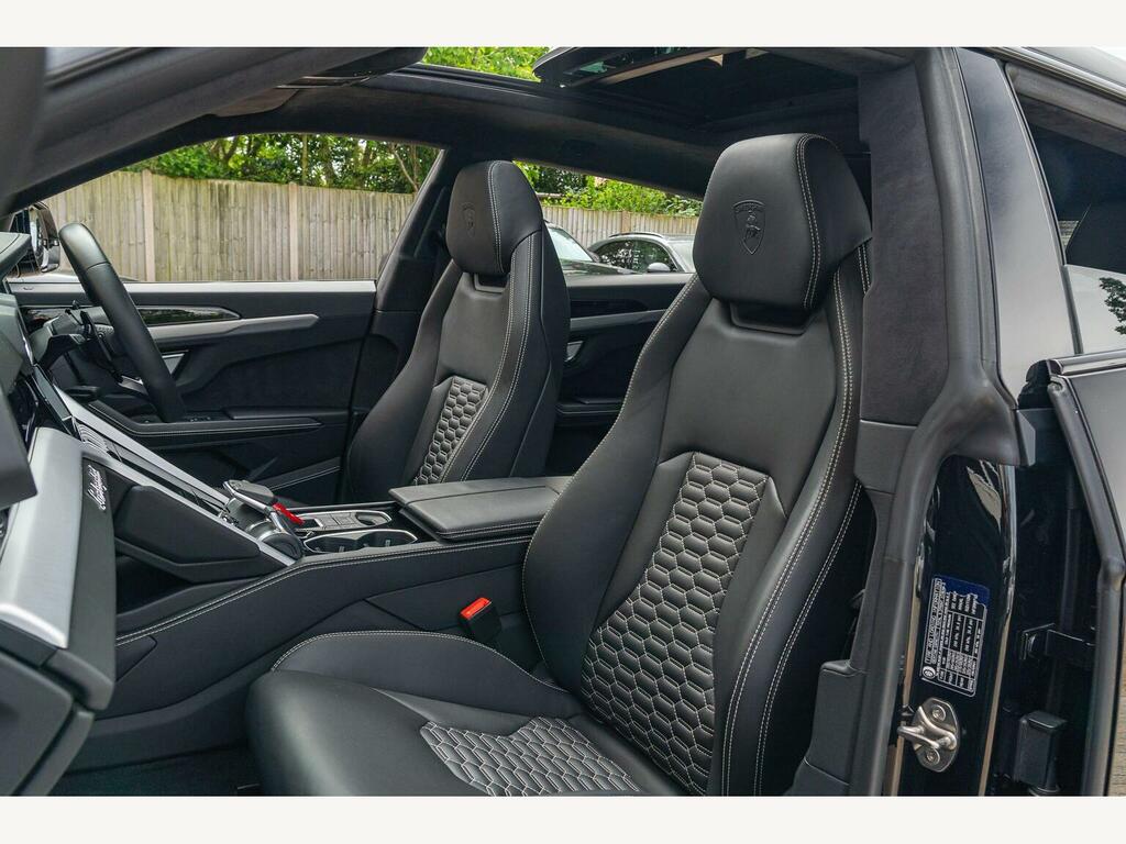 Lamborghini Urus Estate Grey #28
