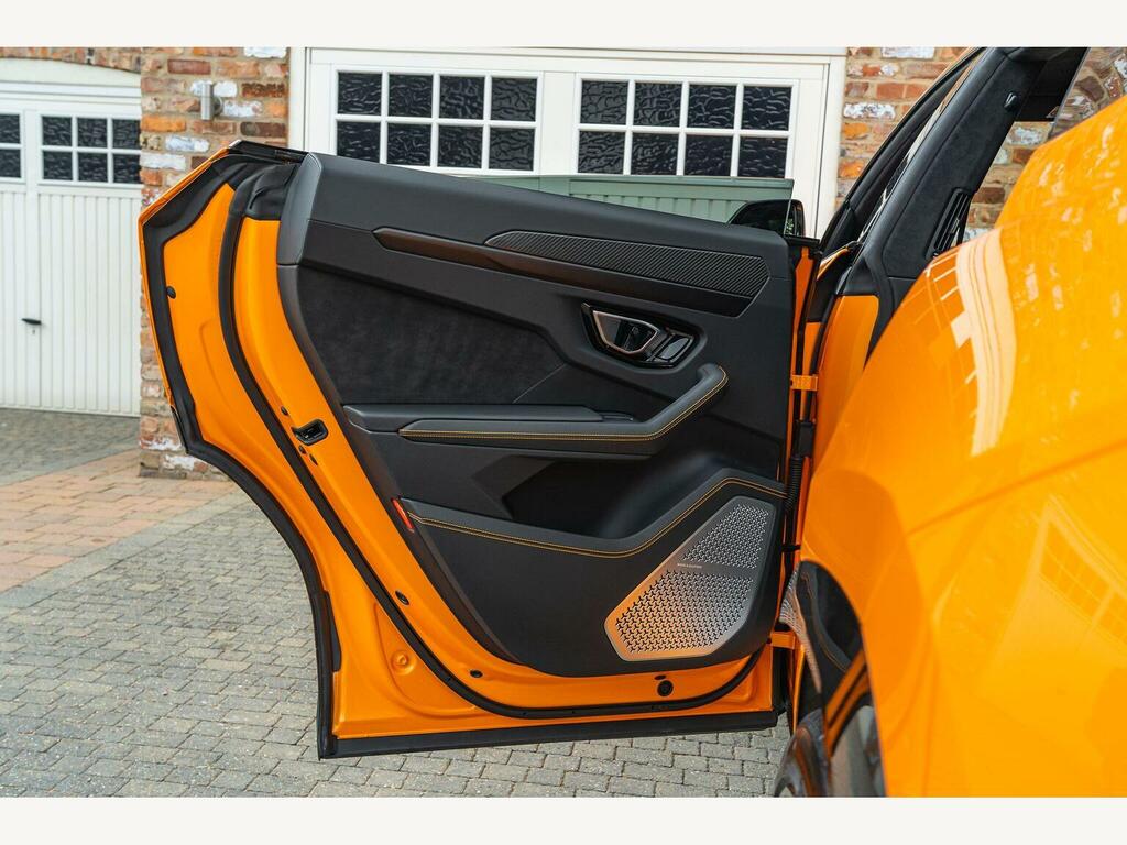 Lamborghini Urus V8 #34