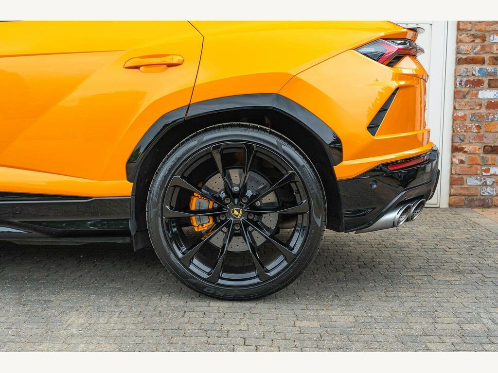 Lamborghini Urus V8 #11