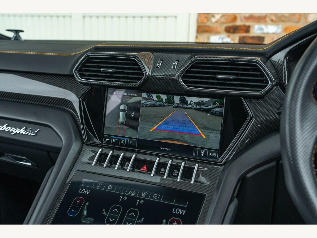 Lamborghini Urus V8 #48