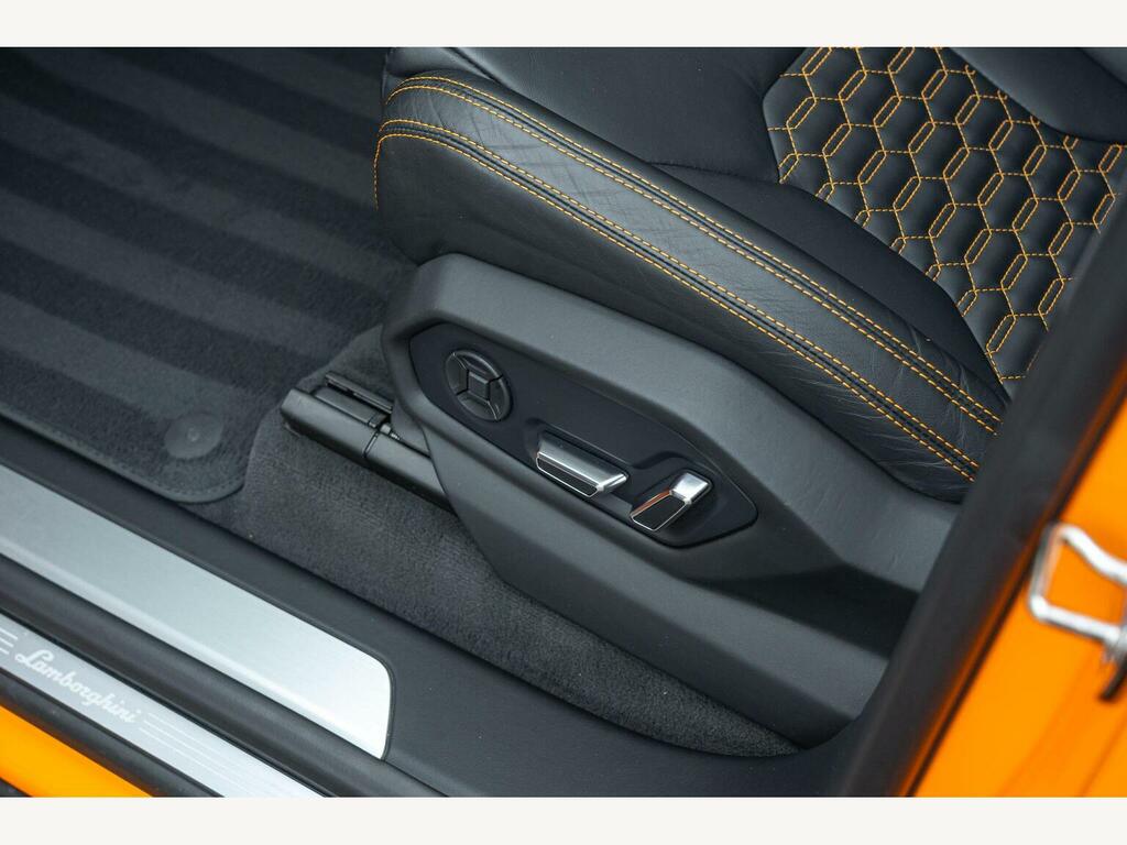 Lamborghini Urus V8 #33