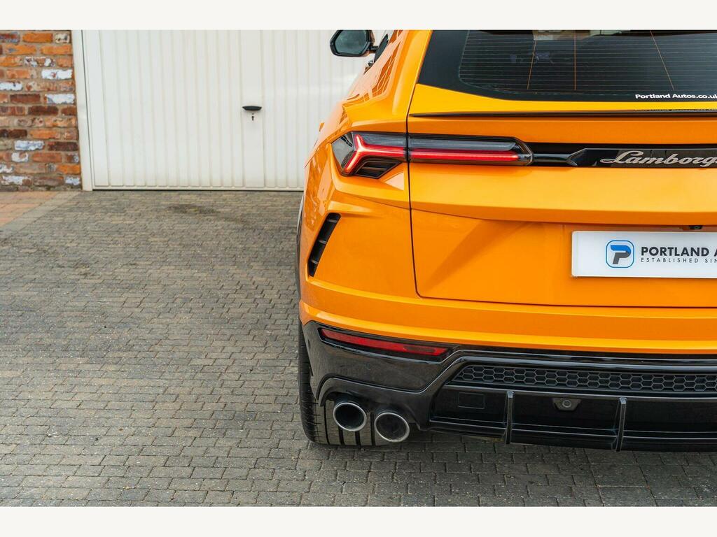 Lamborghini Urus V8 #13