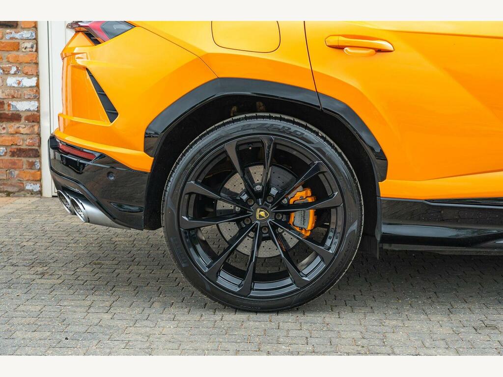 Lamborghini Urus V8 #20