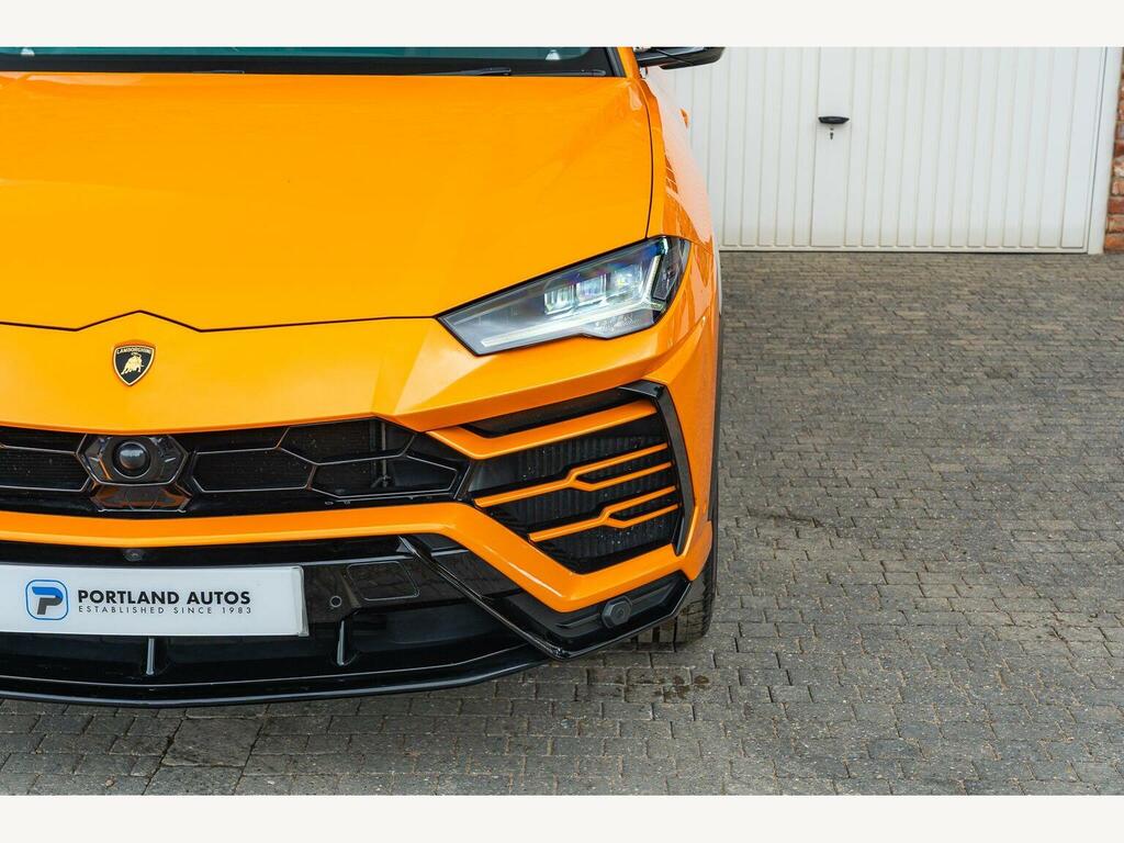 Lamborghini Urus V8 #8