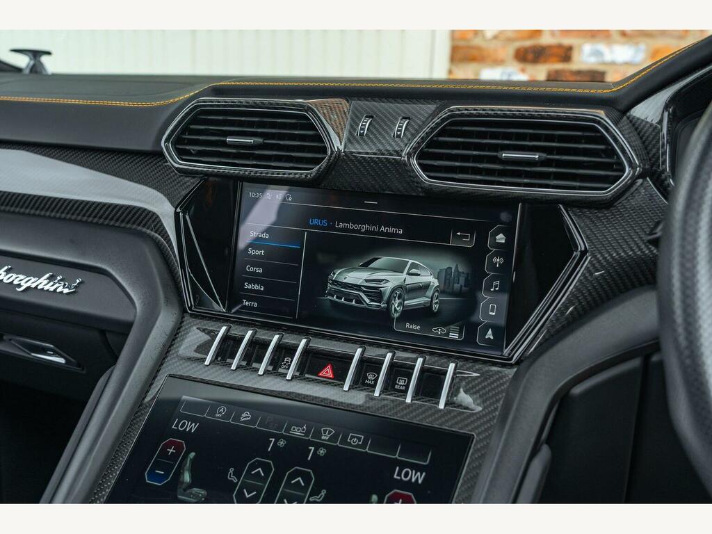 Lamborghini Urus V8 #50