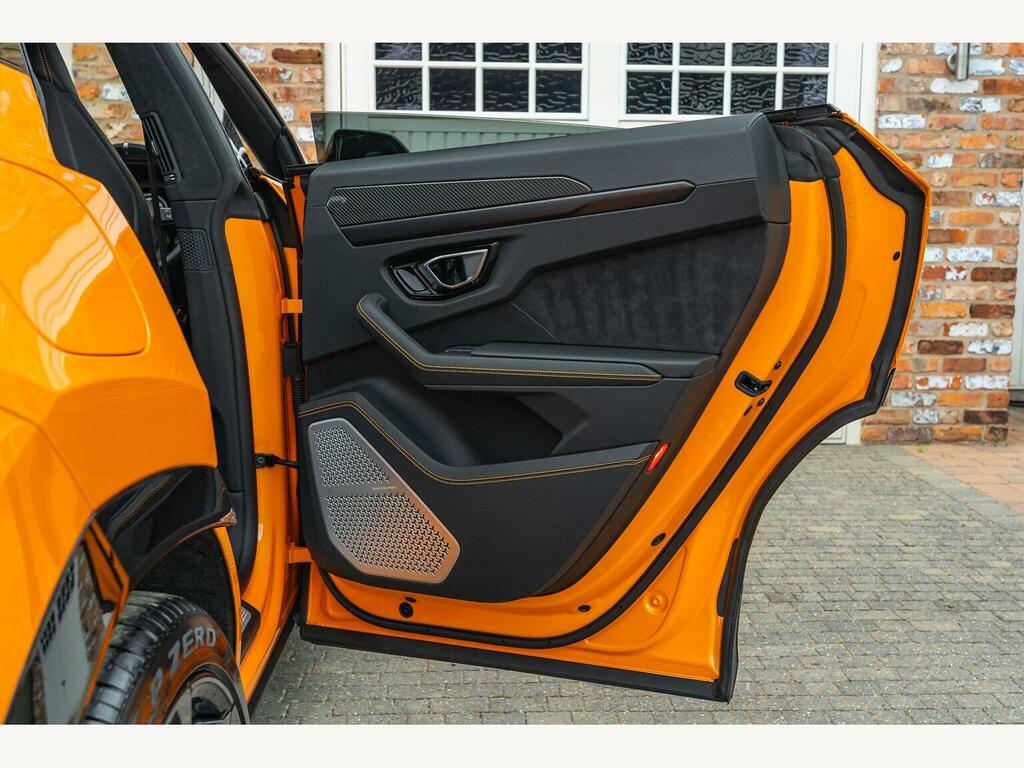 Lamborghini Urus V8 #35