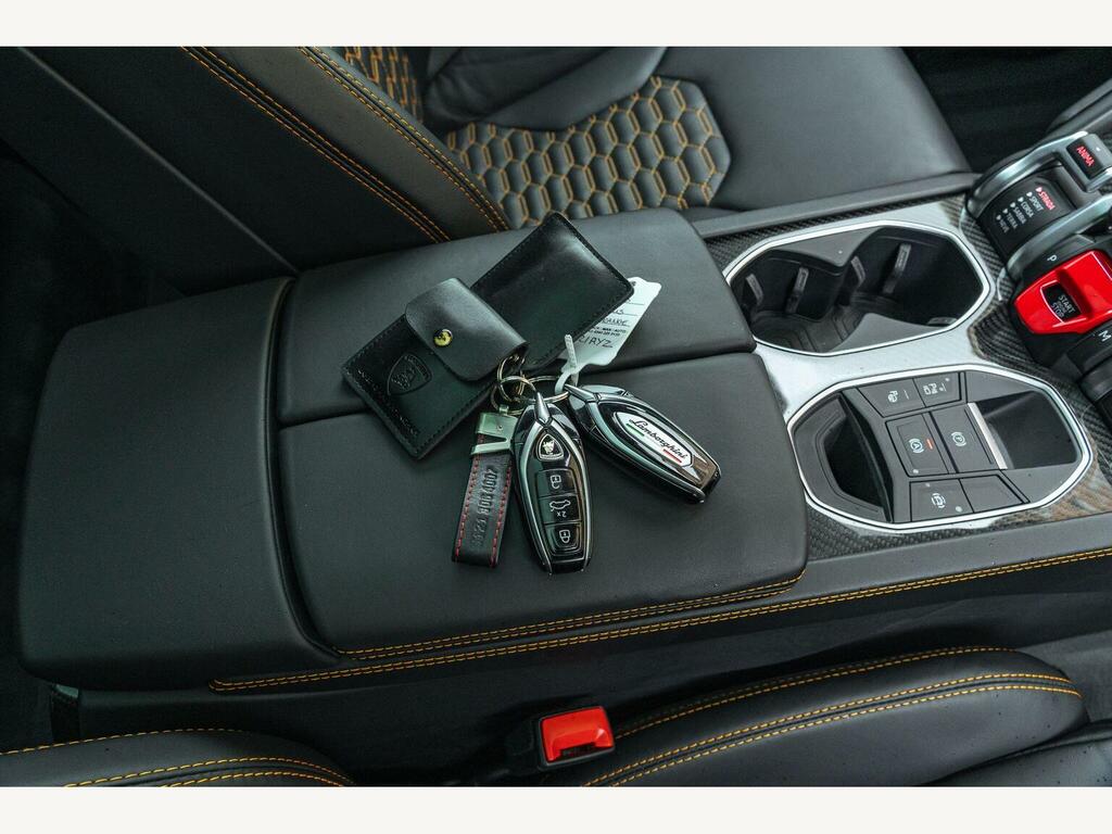 Lamborghini Urus V8 #55