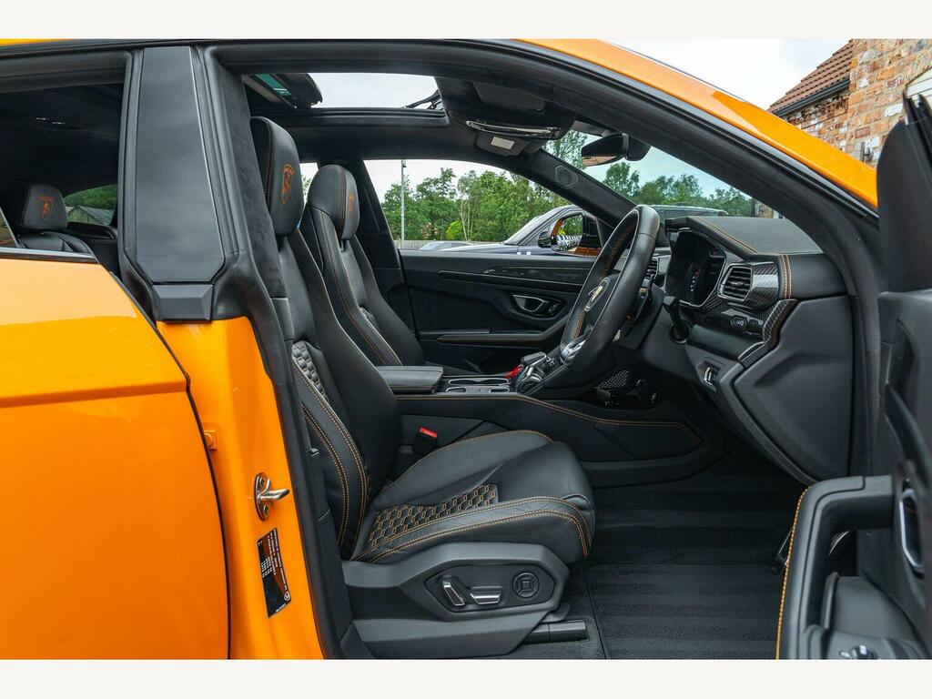 Lamborghini Urus V8 #22