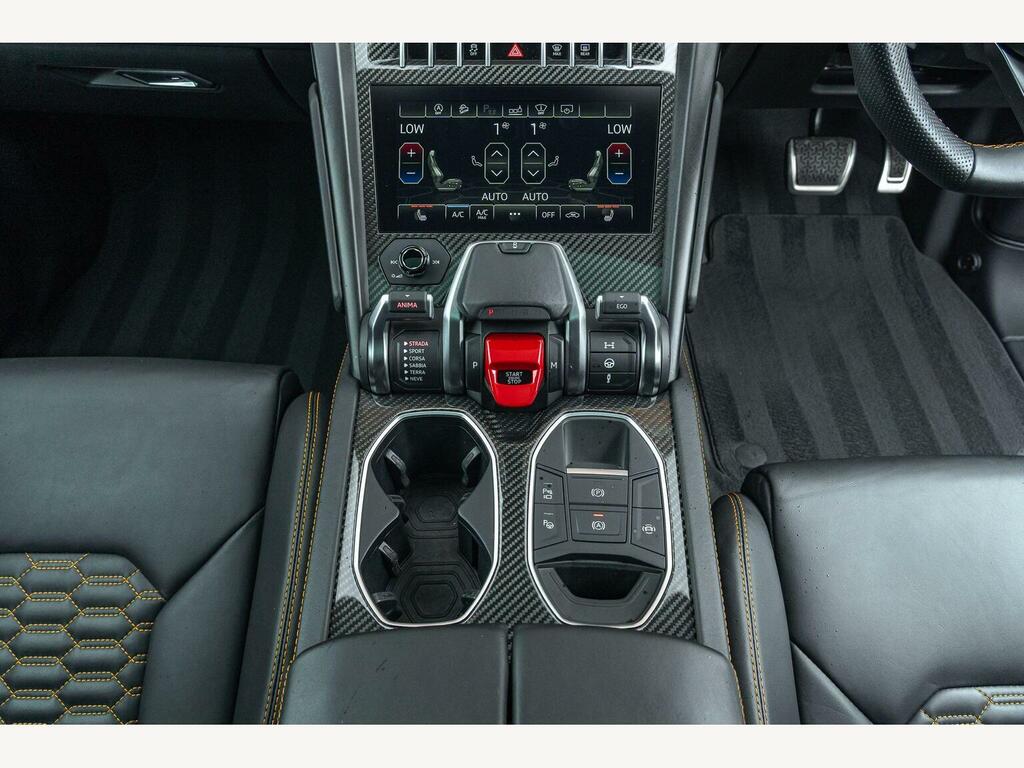 Lamborghini Urus V8 #54