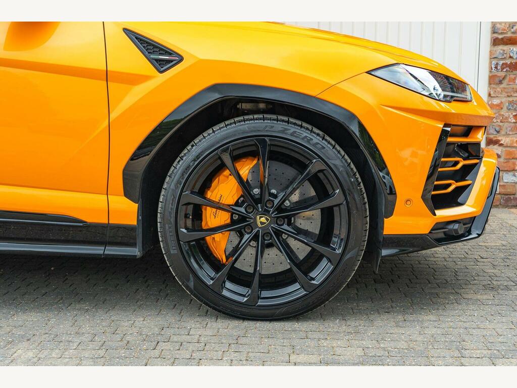 Lamborghini Urus V8 #21
