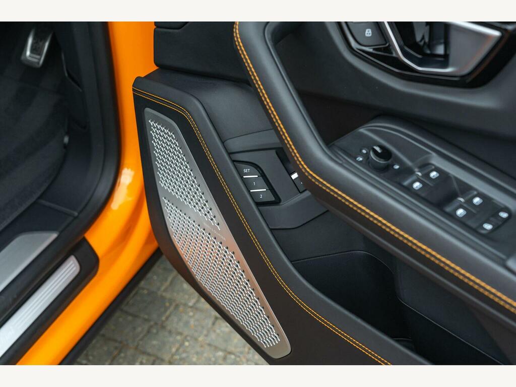 Lamborghini Urus V8 #38