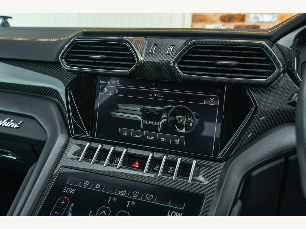 Lamborghini Urus V8 #53