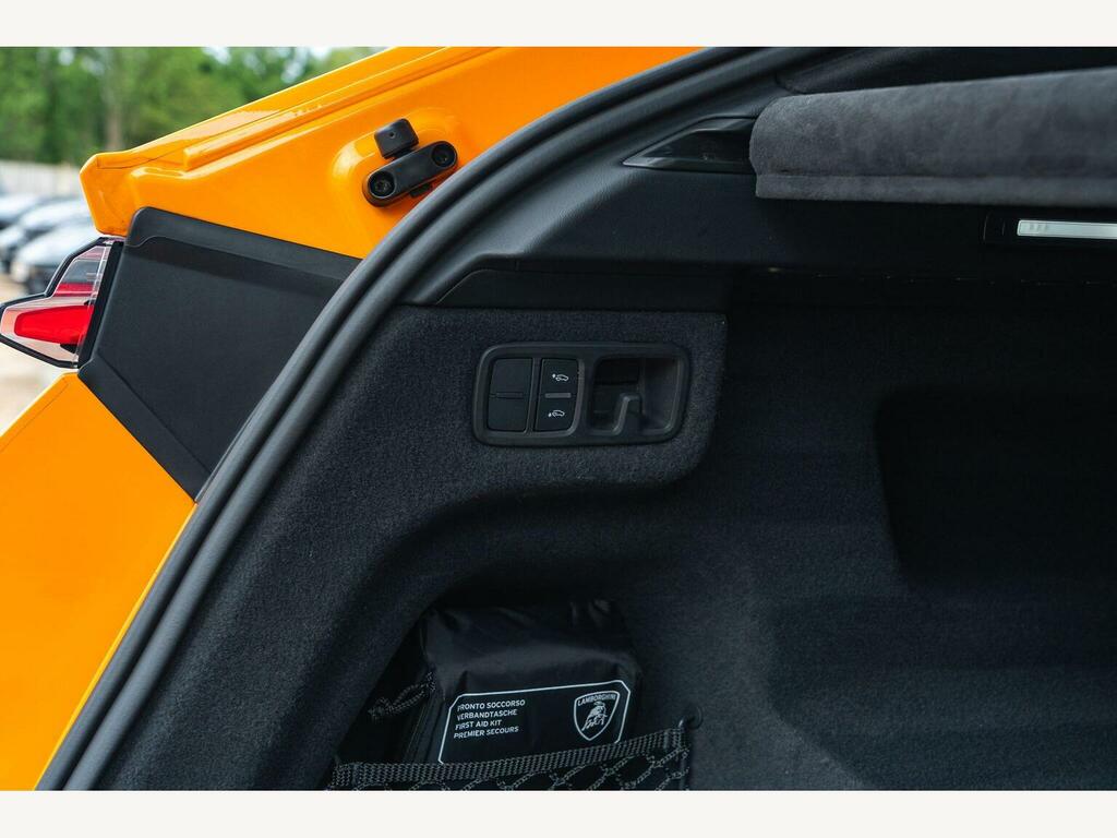Lamborghini Urus V8 #15