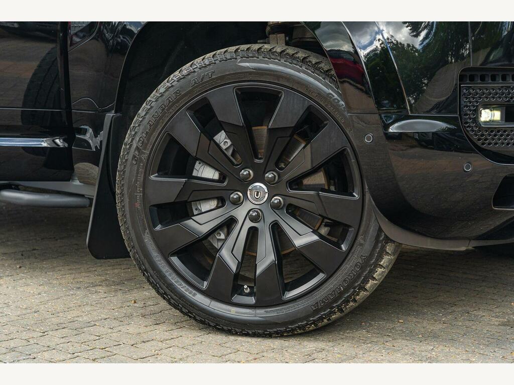 Land Rover Defender 110 2.0 P400e 15.4Kwh Xs Edition 4Wd Euro 6 Ss Black