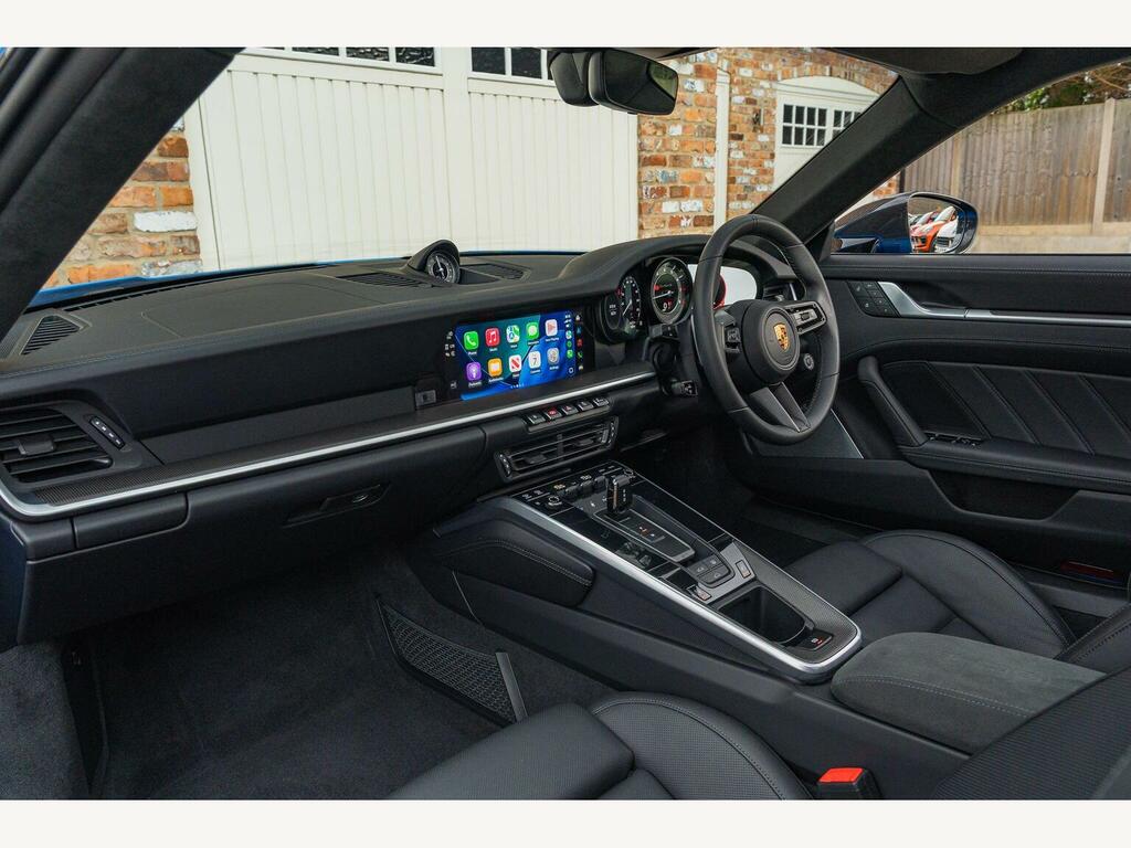 Porsche 911 Carrera 4 Gts Green #23