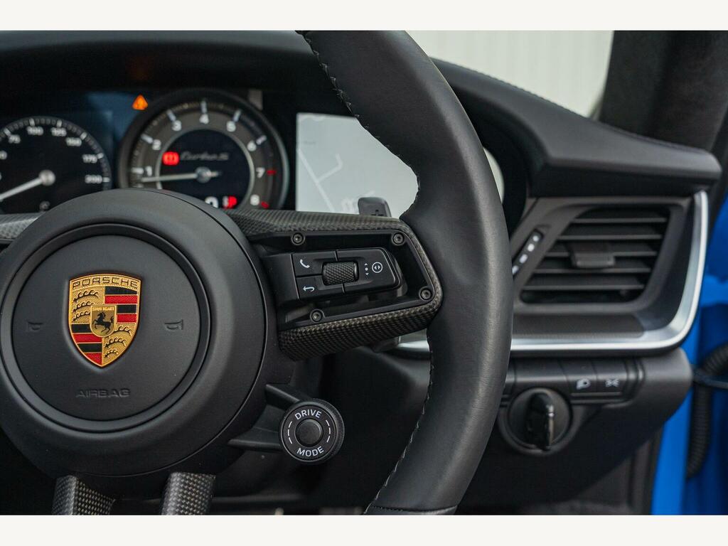 Porsche 911 Carrera 4 Gts Green #38
