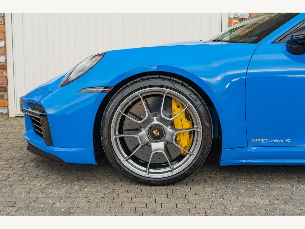 Porsche 911 Carrera 4 Gts Green #8