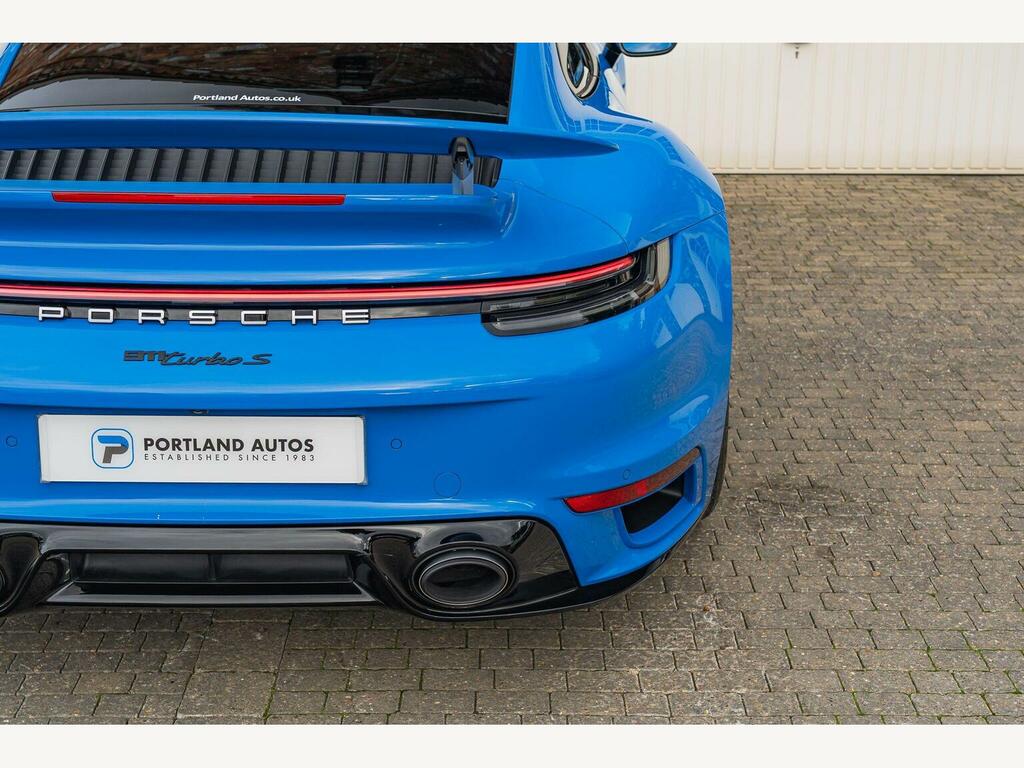Porsche 911 Carrera 4 Gts Green #14