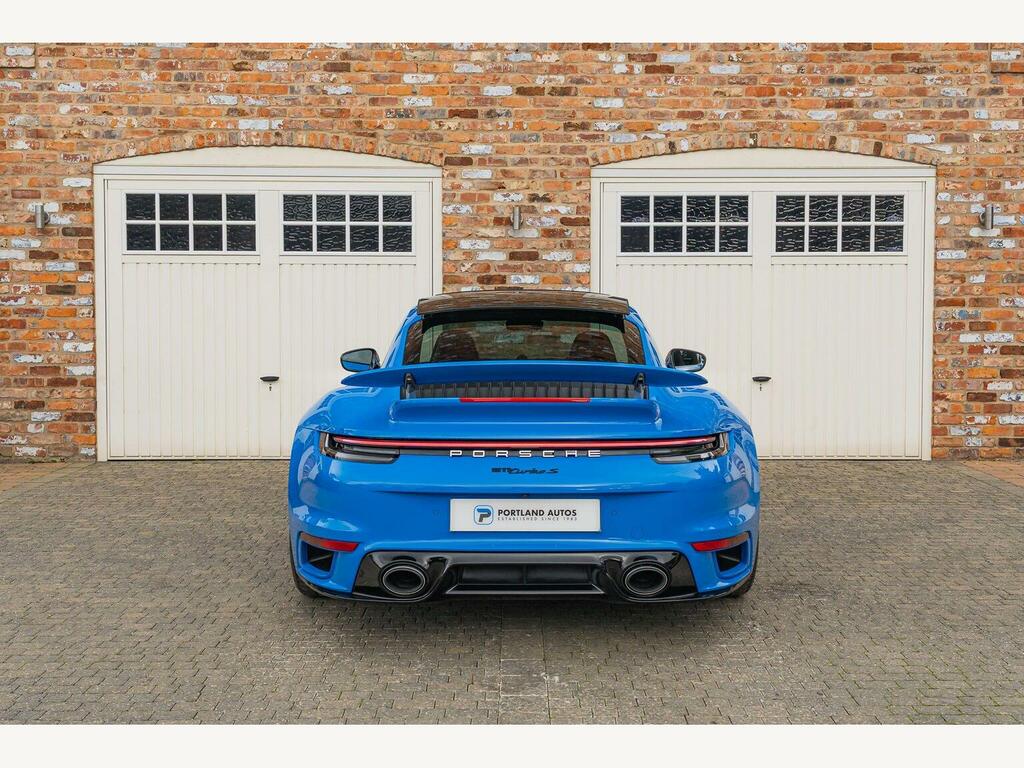 Porsche 911 Carrera 4 Gts Green #10