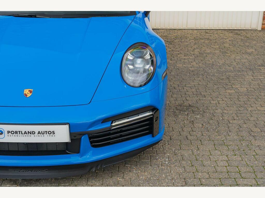 Porsche 911 Carrera 4 Gts Green #7