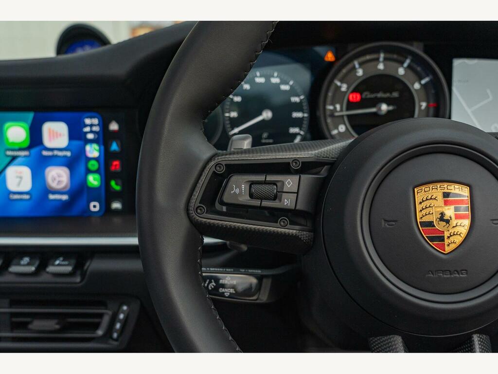Porsche 911 Carrera 4 Gts Green #37