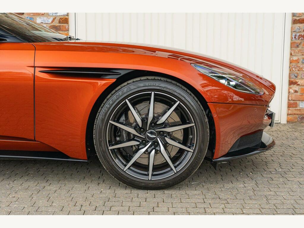 Aston Martin DB11 V8 Volante Silver #16