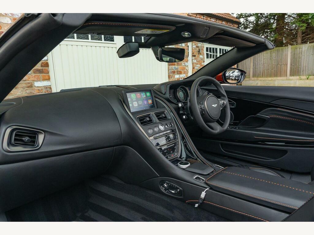 Aston Martin DB11 V8 Volante Silver #19