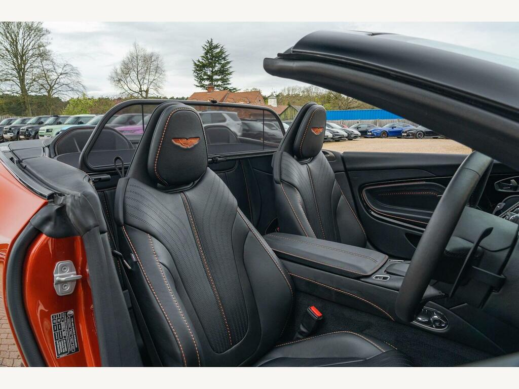 Aston Martin DB11 V8 Volante Silver #18