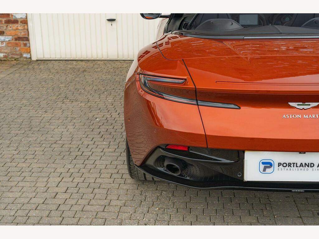 Aston Martin DB11 V8 Volante Silver #9