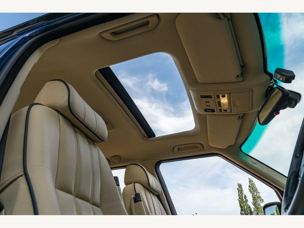 Land Rover Range Rover 4.4 V8 Vogue Station Wagon  #3
