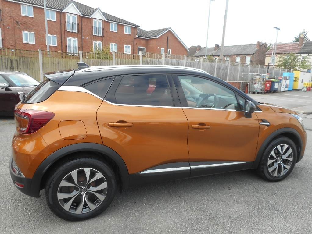 Renault Captur 1.5 S Edition Dci Edc YY70HZZ Orange #2