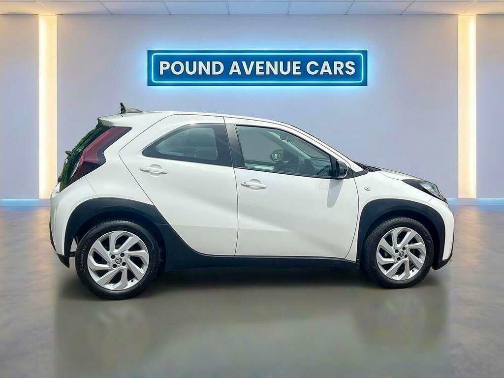 Toyota Aygo X Pure White #6