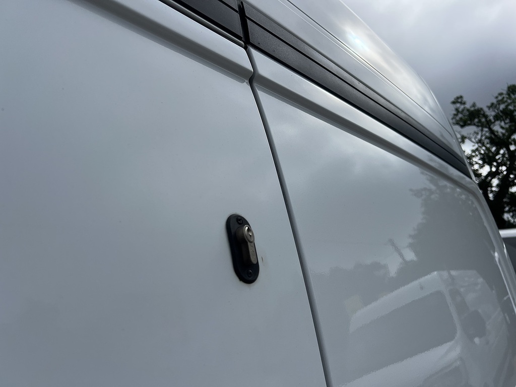 Ford Transit Custom 2.0 290 Ecoblue Trend Panel Van Black #18
