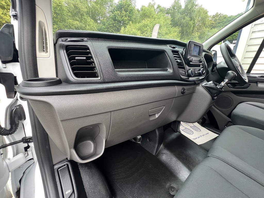 Ford Transit Custom 2.0 290 Ecoblue Trend Panel Van Black #31
