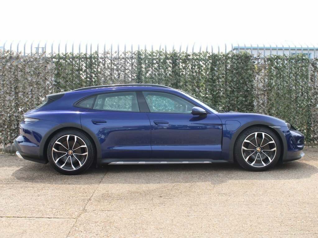 Porsche Taycan Estate BV72FZT Blue #5