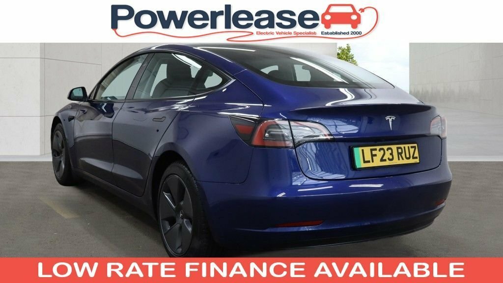 Tesla Model 3 Saloon Blue