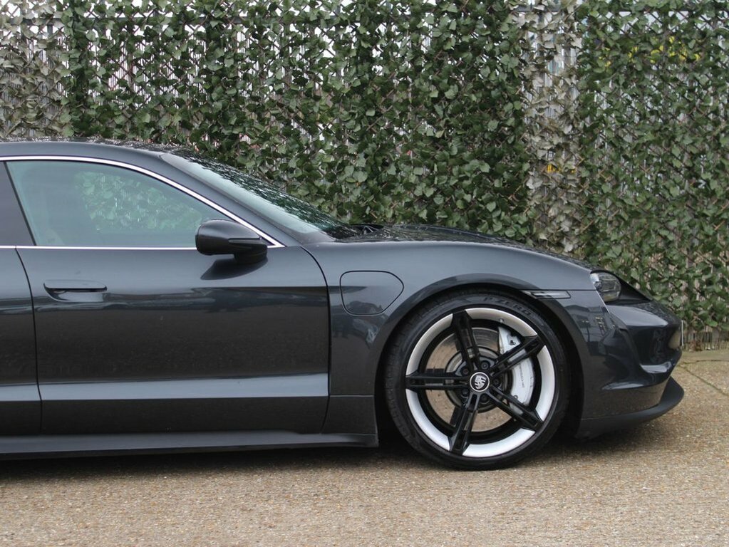 Porsche Taycan Performance Plus 93.4Kwh Saloon Black #21