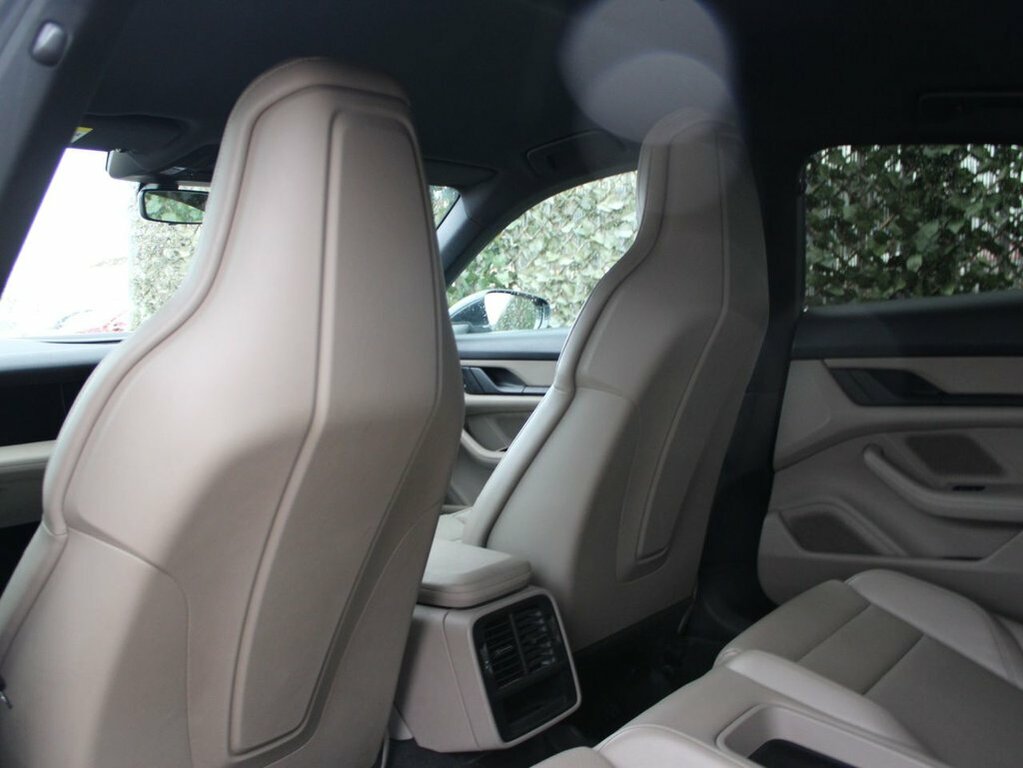 Porsche Taycan Performance Plus 93.4Kwh Saloon Black #10