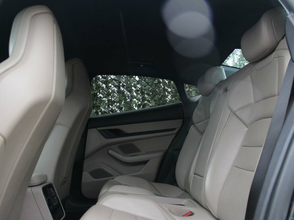 Porsche Taycan Performance Plus 93.4Kwh Saloon Black #9
