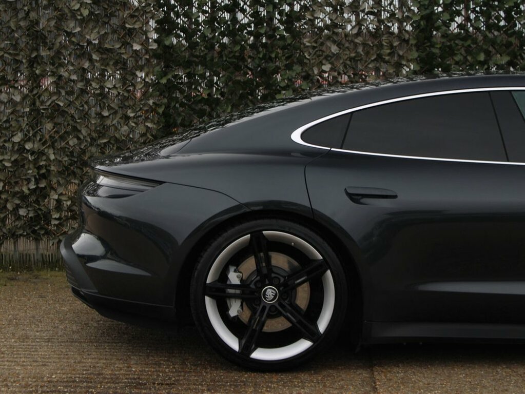 Porsche Taycan Performance Plus 93.4Kwh Saloon Black #20