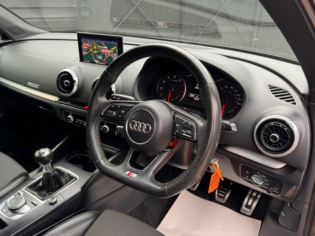 Audi A3 Black Edition 35 Tfsi  #8