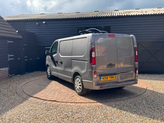 Vauxhall Vivaro Campervan 201616 Silver #17