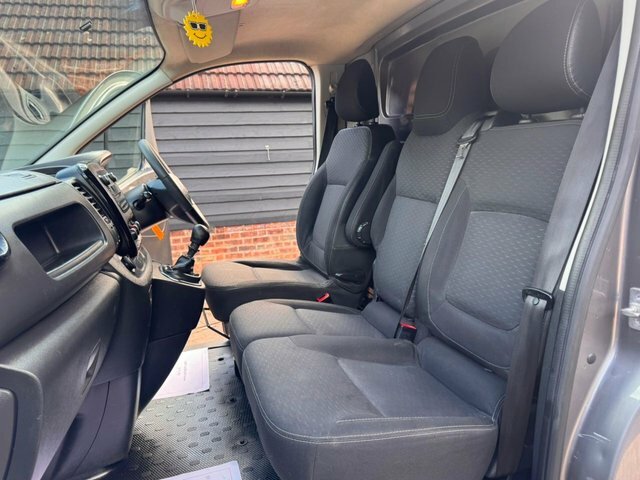 Vauxhall Vivaro Campervan 201616 Silver #13