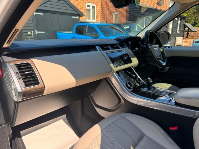 Land Rover Range Rover Sport Sd V6 Hse Suv White #6