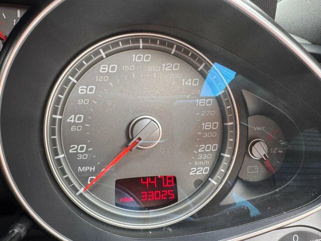 Audi R8 4.2 Quattro 6 Speed Only 40K Miles Black #10