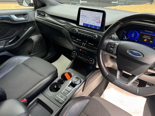 Ford Focus Ecoblue St-line X Hatchback White #6